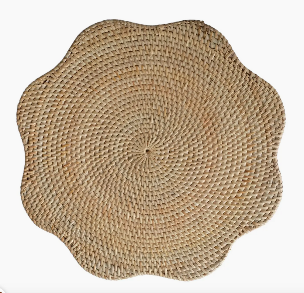 Scallop Rattan Placemat (Natural) - Wicker Straw Charger Mat