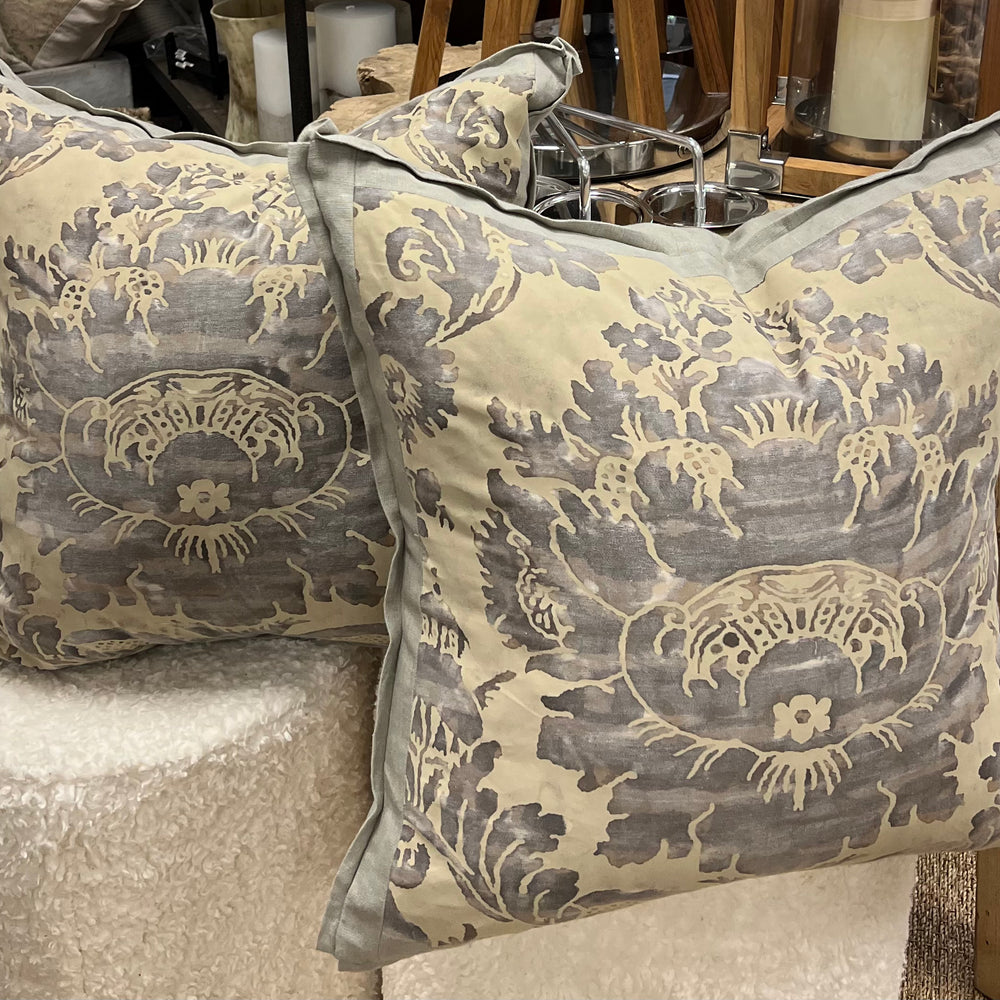 
                      
                        Fortuny Pillows
                      
                    