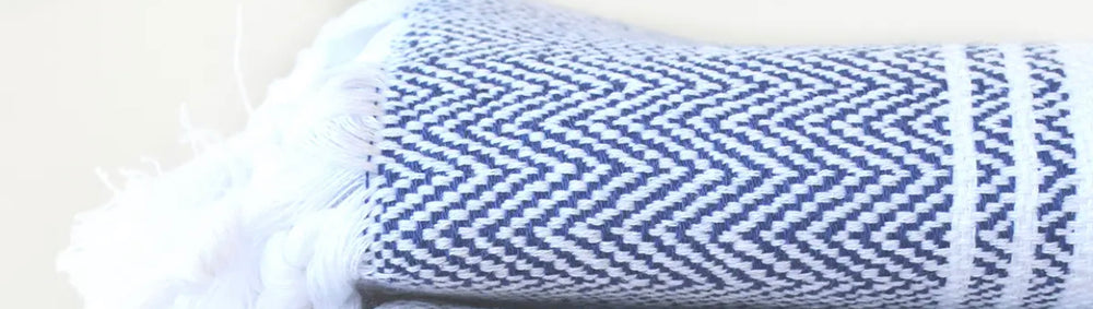 Hampton Beach Blanket in Navy