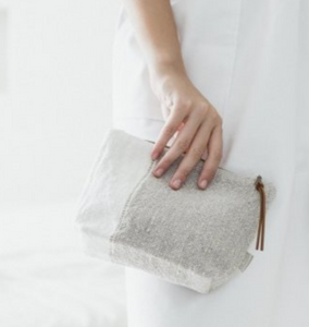 The Charlotte Pouch -oyster linen