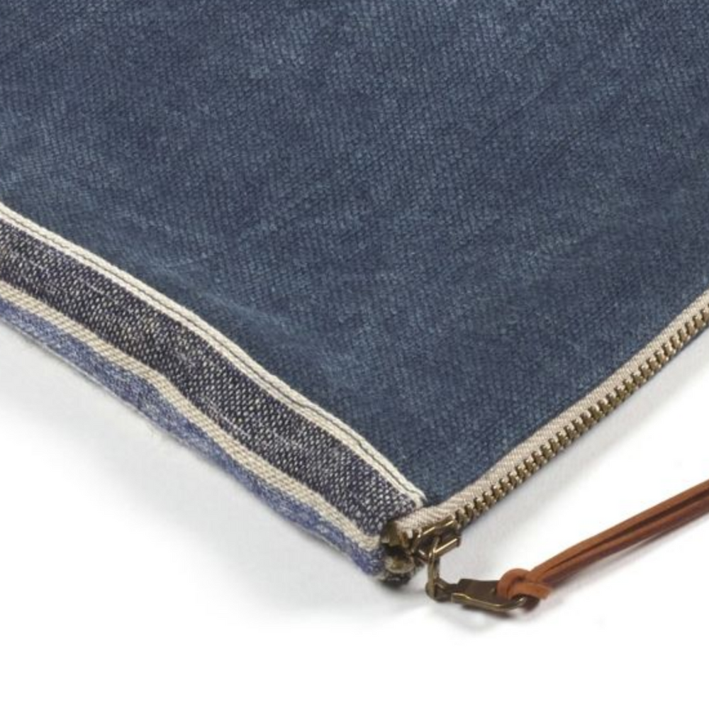 
                      
                        The Galloper Carryall
                      
                    
