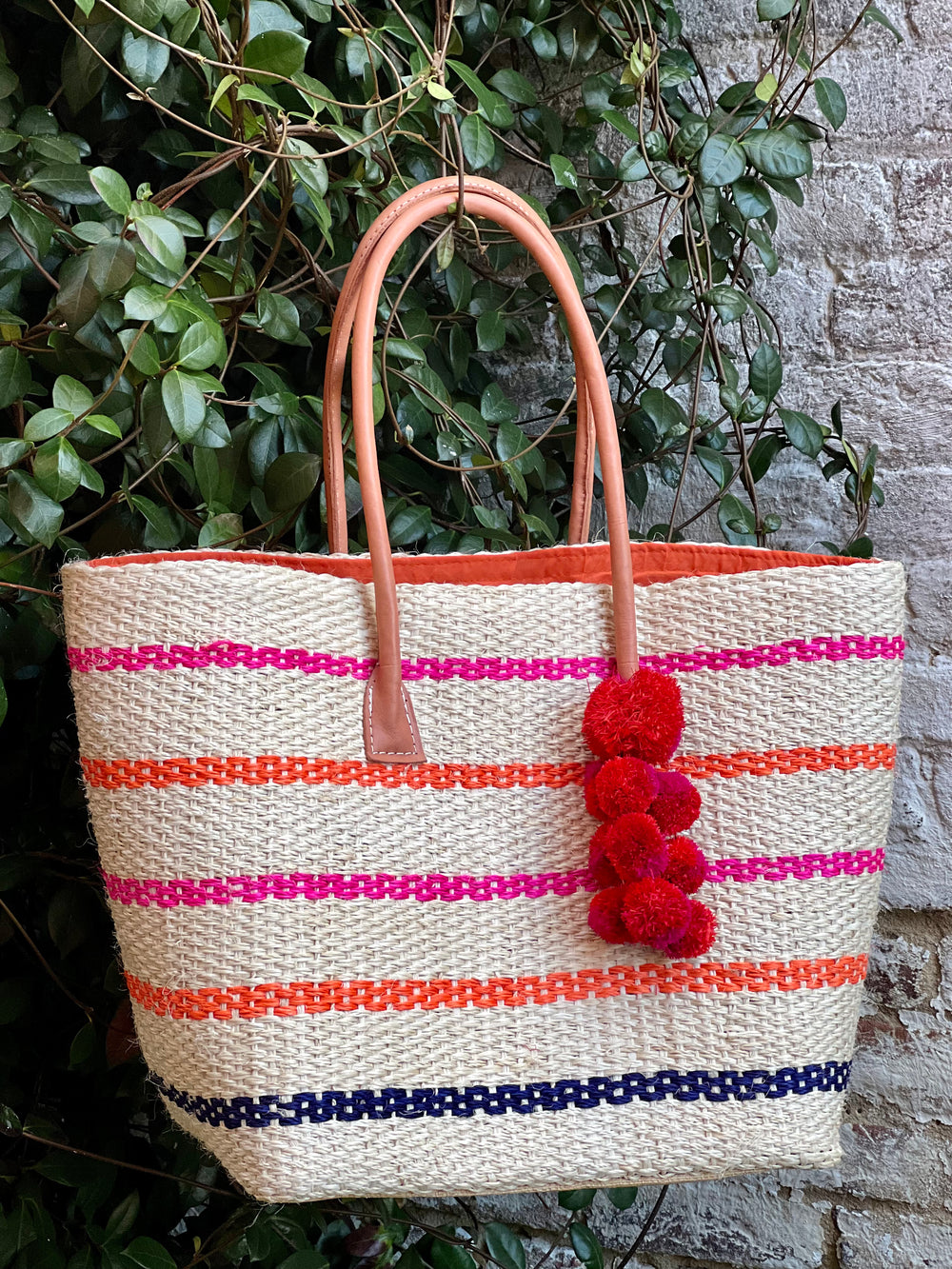 Pom Pom Straw Bag