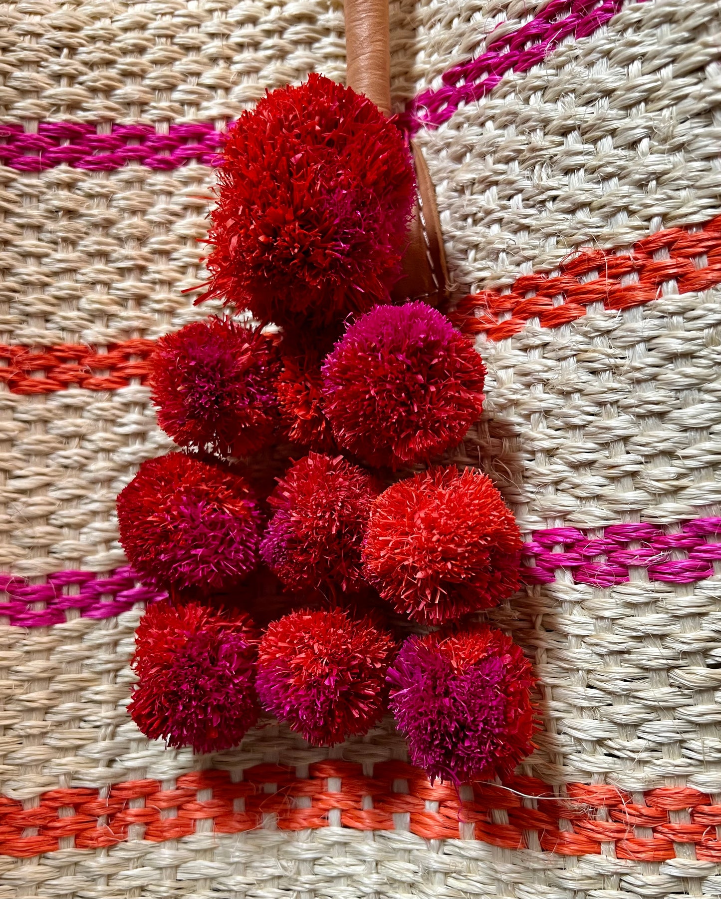 Pom Pom Straw Bag