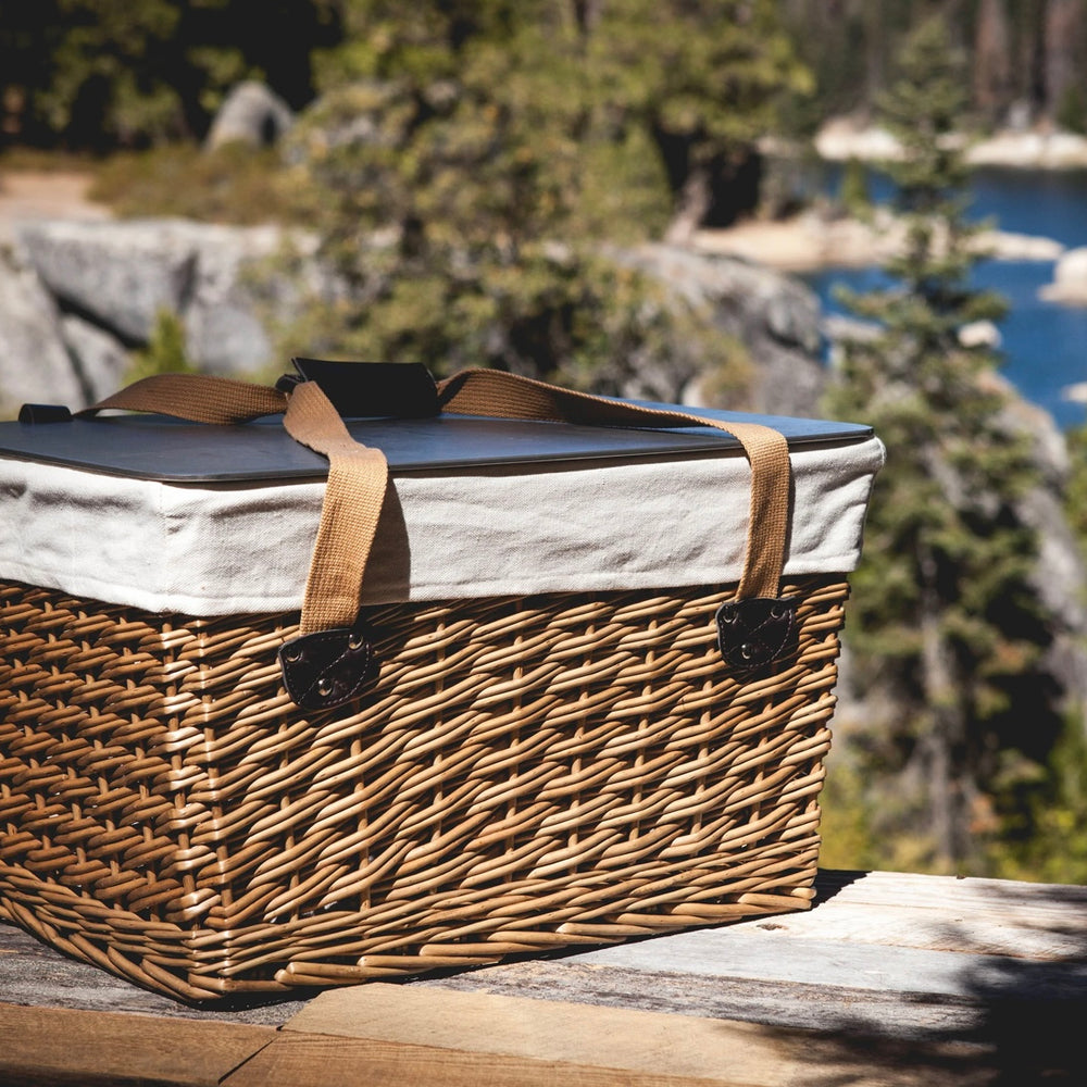 English Style Wicker Picnic Basket