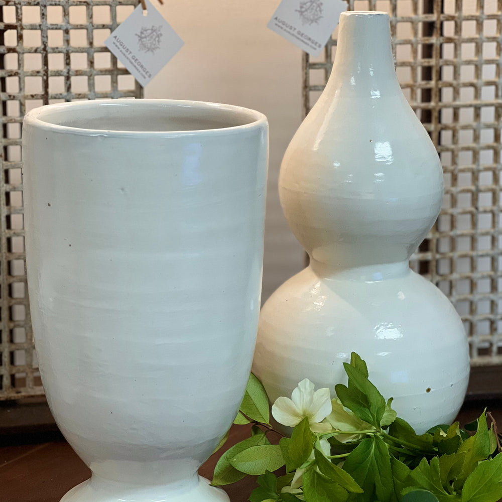 
                      
                        White Gourd-Shaped Vase
                      
                    