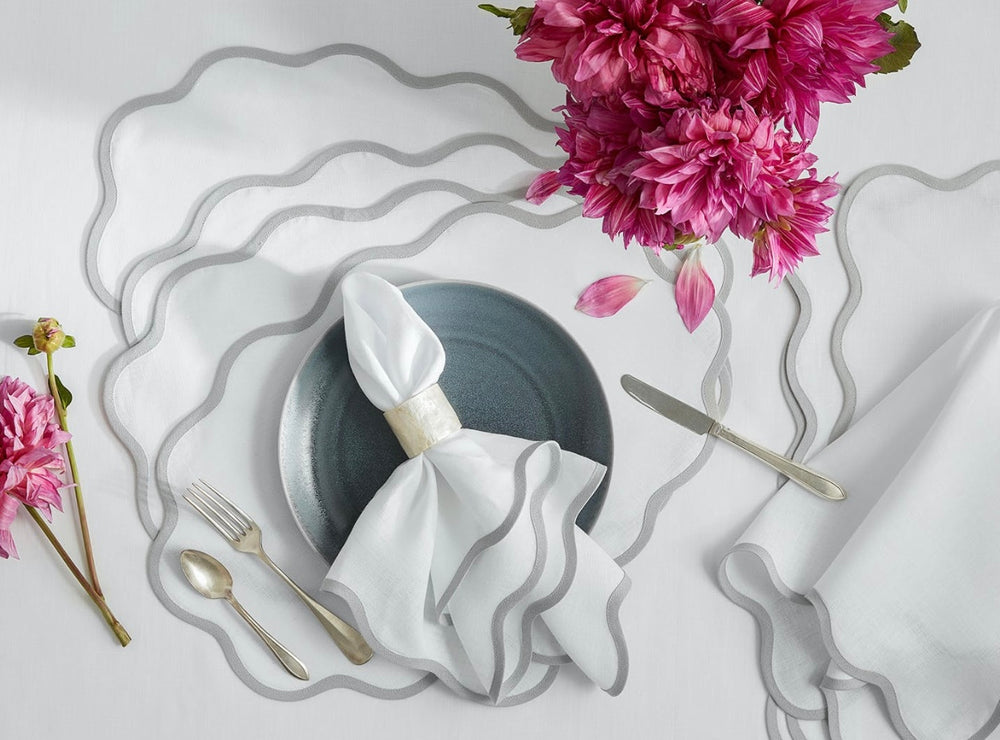 Scallop Edge Napkin by Matouk ~ set of 4 ~ available in 12 colors